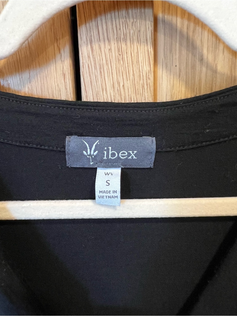 Ibex Women’s Merino Wool Cowl Neck Long Sleeve Top Black Size Small Classic - Picture 2 of 4